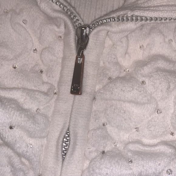 super cute white sweater with larger collar - Picture 9 of 12